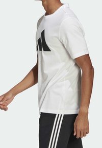 adidas Performance Camiseta estampada - white