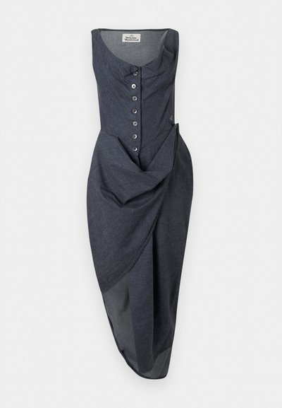 Vestido midi sin mangas de color gris oscuro con botones frontales, detalle de falda drapeada y sutil logotipo de Vivienne Westwood en el costado.