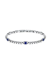 Bracciale d'argento con accenti blu quadrati, caratterizzato da un design a maglie piatte. Finitura lucida e superficie liscia con pietre preziose alternate.