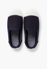 Thumbnail Image 3