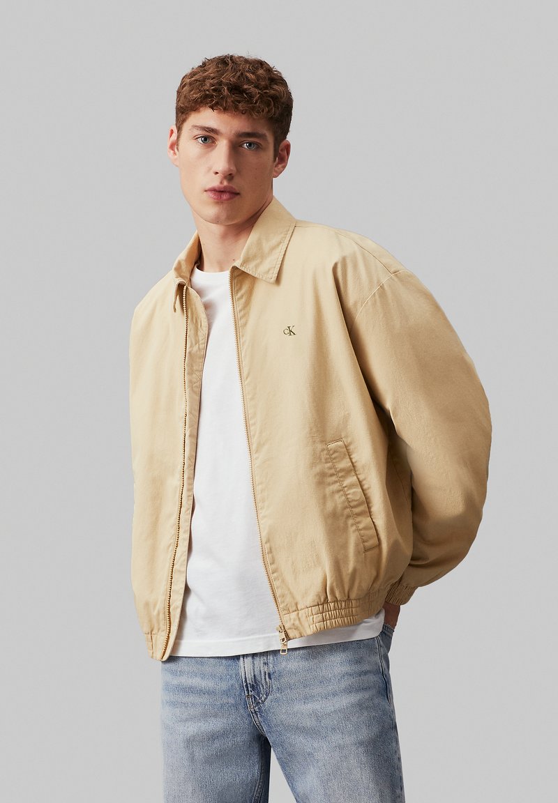 Calvin Klein Jeans LINEAR HARRINGTON - Skraistė  - pale khaki