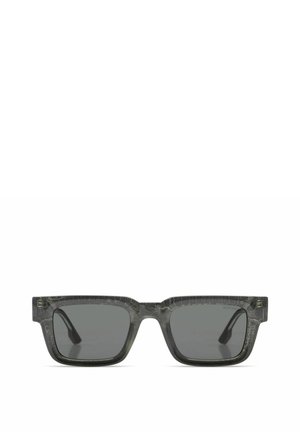 Lunettes de soleil rectangulaires noires marbrées avec des verres teintés foncés et des montures épaisses, vues de face sur un fond blanc.