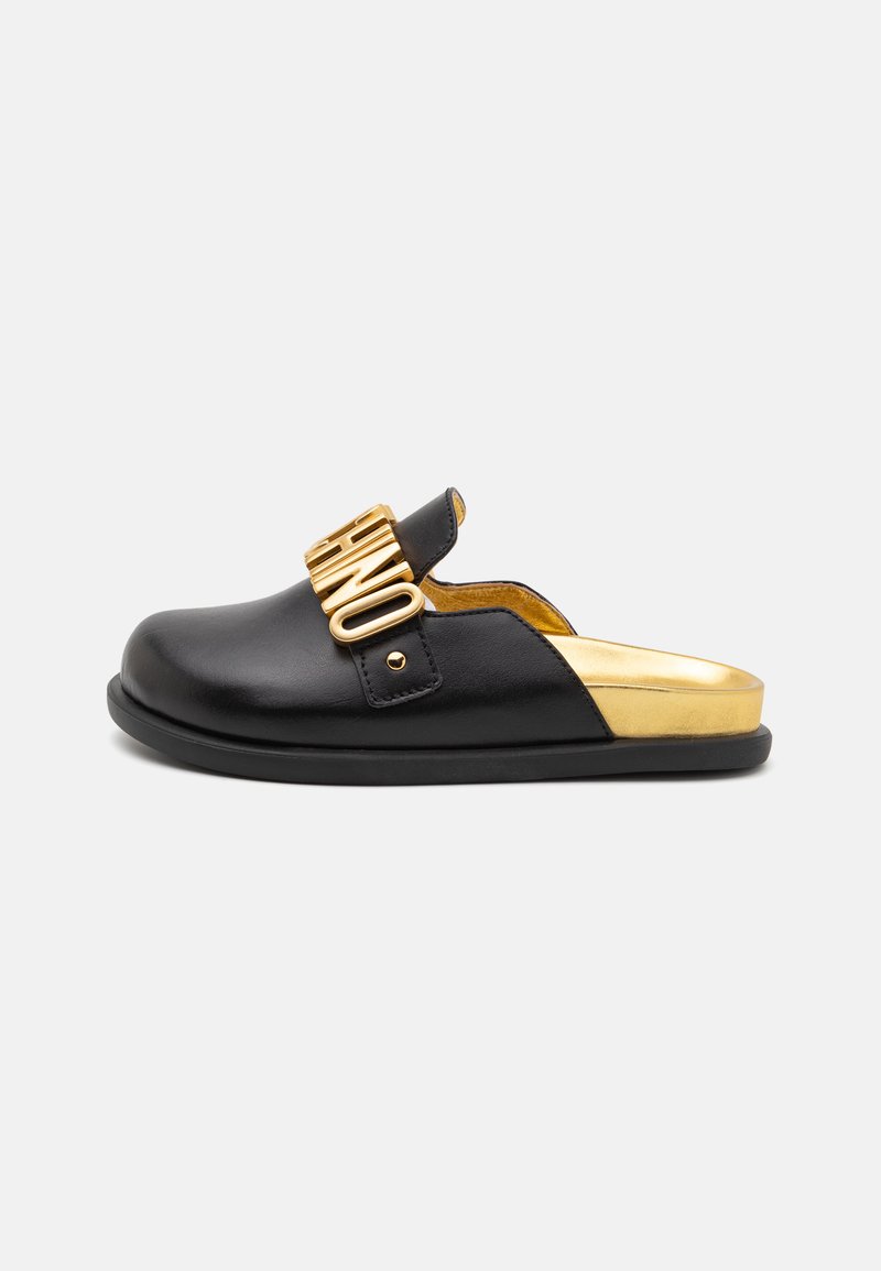 MOSCHINO - UNISEX - Sandalias planas - black/gold, Ampliar