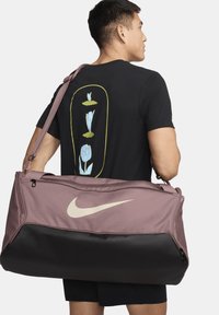 Nike Performance Sports bag smokey mauve/black/(lt orewood brn