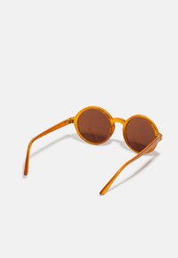 CHPO Solbriller - mustrad/brown