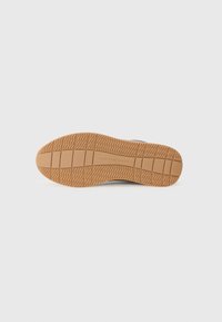 Tommy Hilfiger HYBRID - Zapatillas - legacy brown