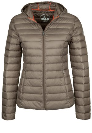 Donkerbruine pufferjas met een capuchon, volledige rits, horizontale stiksels en oranje accenten op de binnenvoering.