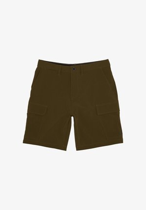Cargo shorts dalam warna hijau zaitun gelap, terbuat dari kain ringan. Memiliki dua kantong samping, aksen jahitan, dan penutupan kancing.