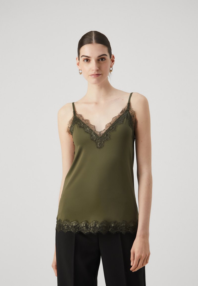 Rosemunde - STRAP - Top - olive night, Forstør