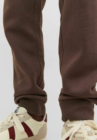 Jack & Jones JPSTGORDON JJBRADLEY - Jogginghose - seal brown