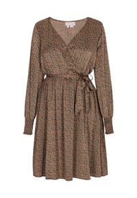 Rochie înflorată verde, cu mâneci lungi, decolteu în V și curea care se leagă singură. Are un material texturat cu un model floral în roz deschis.