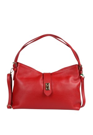 Rode leren handtas met een gestructureerde vorm, een getextureerd oppervlak en een voorsluiting. Heeft dubbele riemen voor veelzijdige draagmogelijkheden.