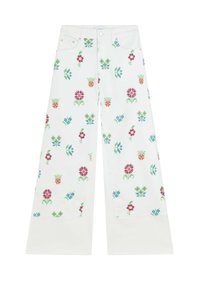 Witte wijde jeans met een bloemenpatroon in roze, groen en blauw. Heeft een standaard vijf-pocket ontwerp en knoopsluiting.