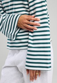 America Today Camiseta de manga larga - white green