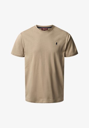 Bézs rövid ujjú, kerek nyakú pamut póló, bal oldali mellrészen kis sötét hímzett logóval és a gallér belsejében márkás címkével.