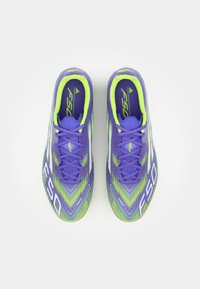 adidas Performance F50 LEAGUE 2G/3G AG - Ghete de fotbal pentru teren tare - purple rush/footwear white/lucid lemon