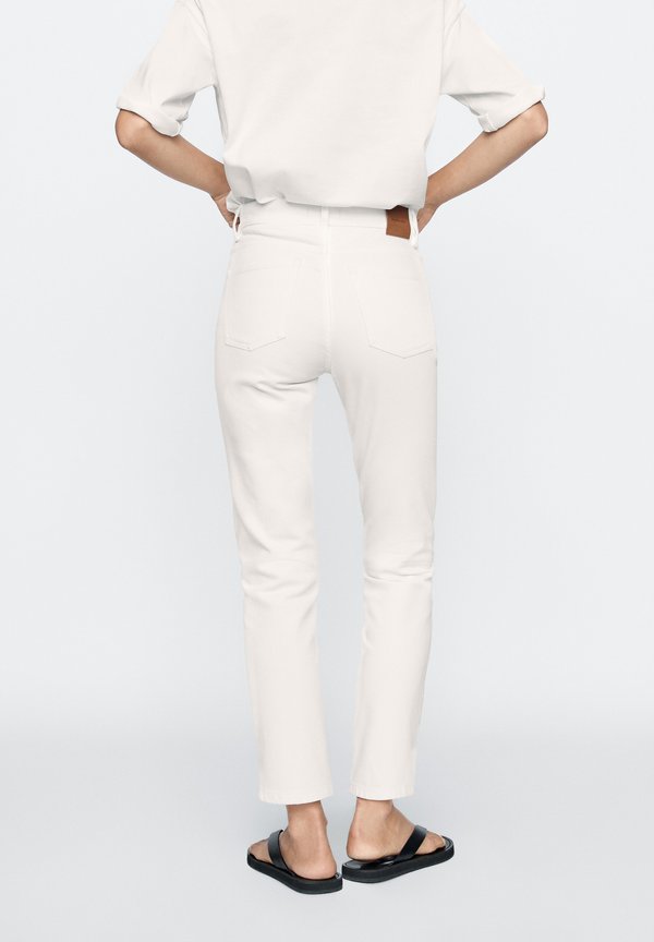 CROPPED  - Flared Jeans4