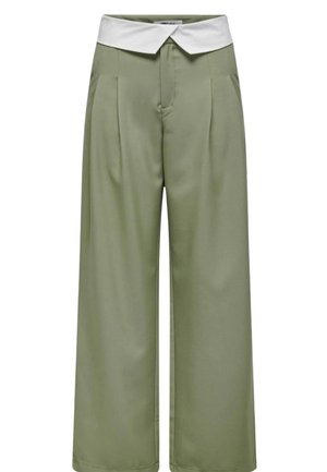 Pantaloni a gamba larga verde chiaro con una cintura bianca a collare, caratterizzati da due pieghe frontali e una texture liscia. Senza chiusure visibili.