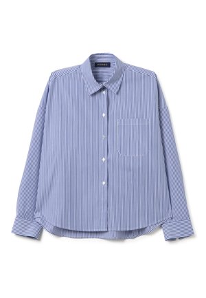 Camicia a maniche lunghe a righe blu e bianche; presenta un colletto, una tasca sul petto e un orlo curvo; realizzata in tessuto leggero.