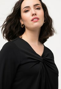 Ulla Popken Pitkähihainen paita - black