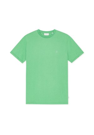 T-shirt vert à manches courtes avec col rond, petit symbole blanc du signe astrologique Gémeaux sur la poitrine gauche, étiquette sur le col et la couture latérale.