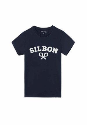 Camiseta azul marino de cuello redondo con mangas cortas, con la palabra "SILBON" y un pequeño logo de raquetas de tenis cruzadas en blanco en el pecho.