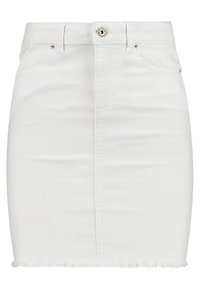 Jupe en denim blanc à la silhouette ajustée, fermeture devant par boutons, passants pour ceinture et ourlet effiloché. Texture lisse avec des détails de couture discrets.