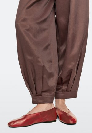 Massimo Dutti, Ballerinasko - red