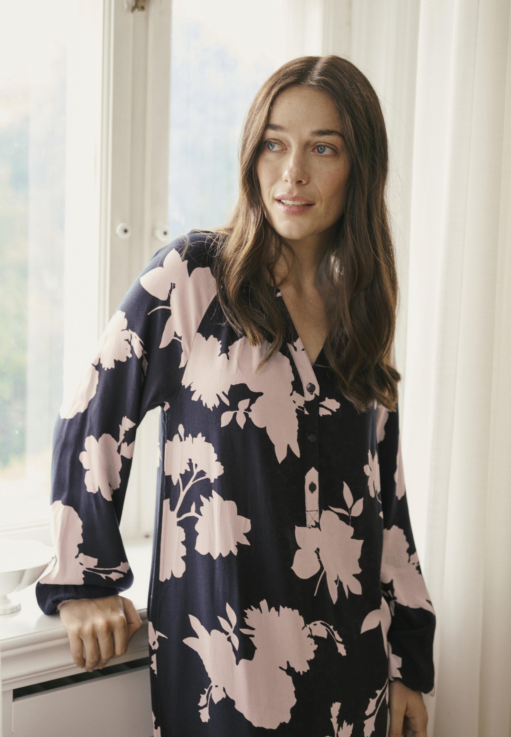 Bon'A Parte ELISA Vestido camisero black rose big flower print