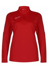 Pullover rosso a maniche lunghe con colletto alzato e zip a metà. Presenta un logo Nike bianco sul petto. Tessuto liscio e leggero.