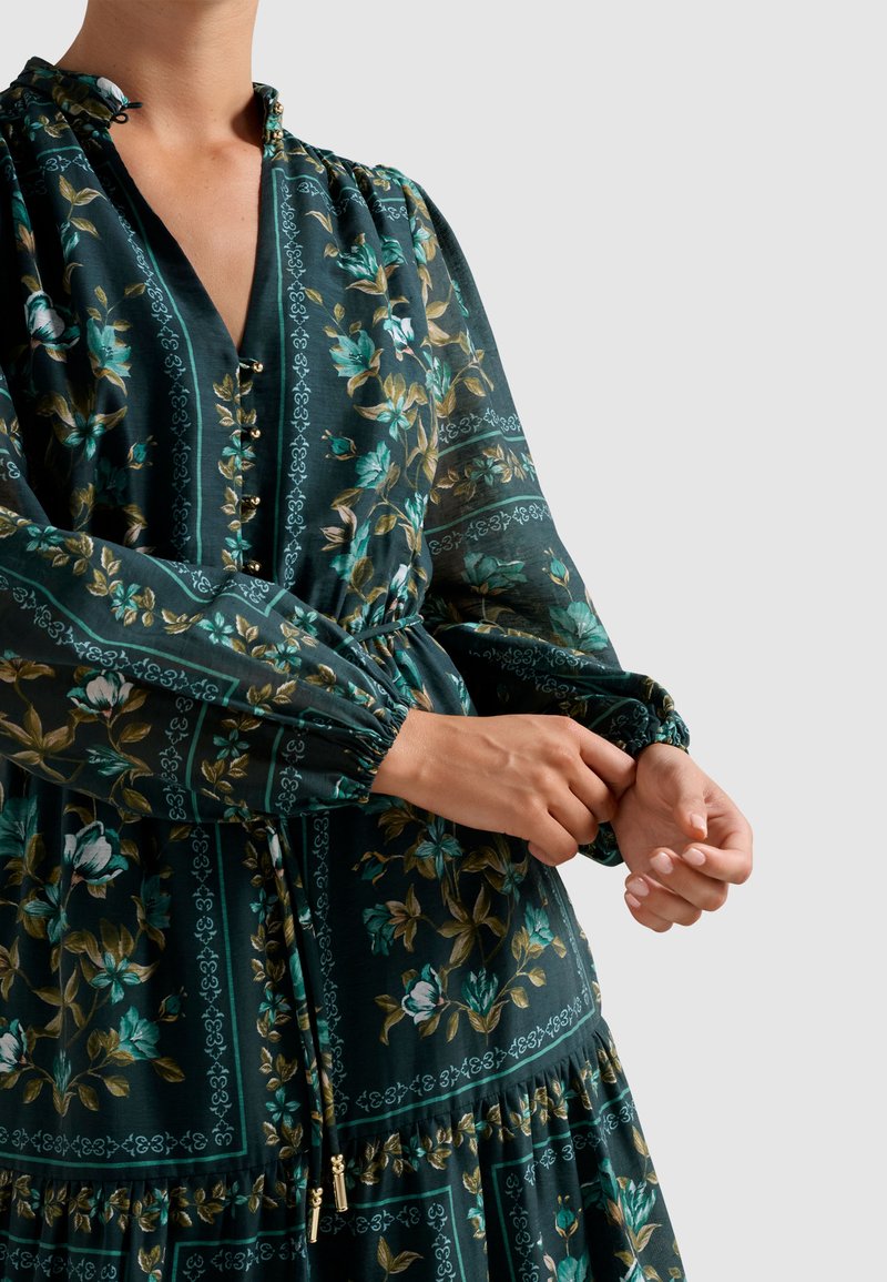 Forever New TARA PRINTED MIDI DRESS - Day dress - green bellview/green -  Zalando.ie