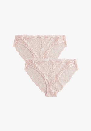 Dos pares de bragas tipo hipster de encaje rosa claro para mujer con motivos florales, dispuestas planas sobre un fondo blanco.