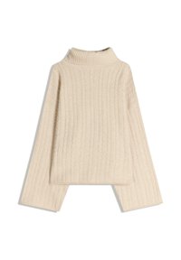 Beżowy sweter z wysokim kołnierzem wykonany na drutach, z szerokimi rękawami, charakteryzujący się prążkowaną teksturą. Nie ma widocznych guzików ani ozdób.