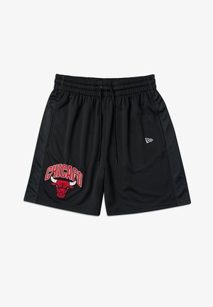 Șorturi de baschet negre din material mesh, având textul roșu „CHICAGO” și un logo cu un taur pe piciorul stâng. Talie elastică cu șnur.