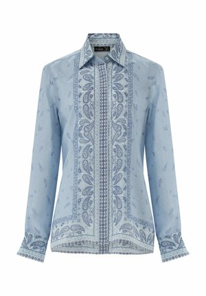 Camicia a maniche lunghe blu chiaro con motivo paisley, apertura frontale con bottoni e rifiniture decorative lungo la patta e i polsini.