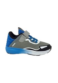 Scarpe sportive grigie e blu con tomaia in rete, dettagli neri e una fascia in Velcro. Presentano una suola imbottita e un bordo bianco a contrasto.