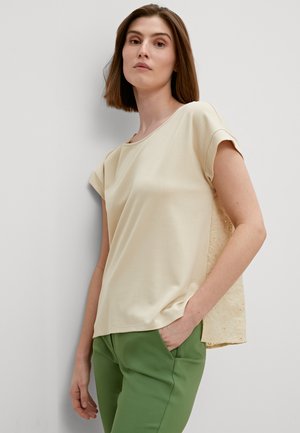 MIT LOCHSPITZENPASSE - Blouse - shell
