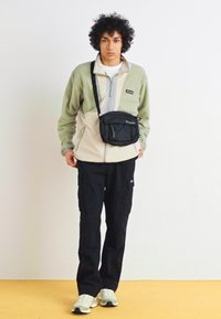 Columbia STREET TRANSIT™ SIDE BAG UNISEX - Skulderveske - black