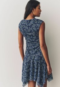 Next SHORT SLEEVE - Nappali ruha - blue paisly print