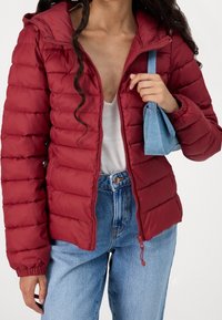 ONLY Jas - red