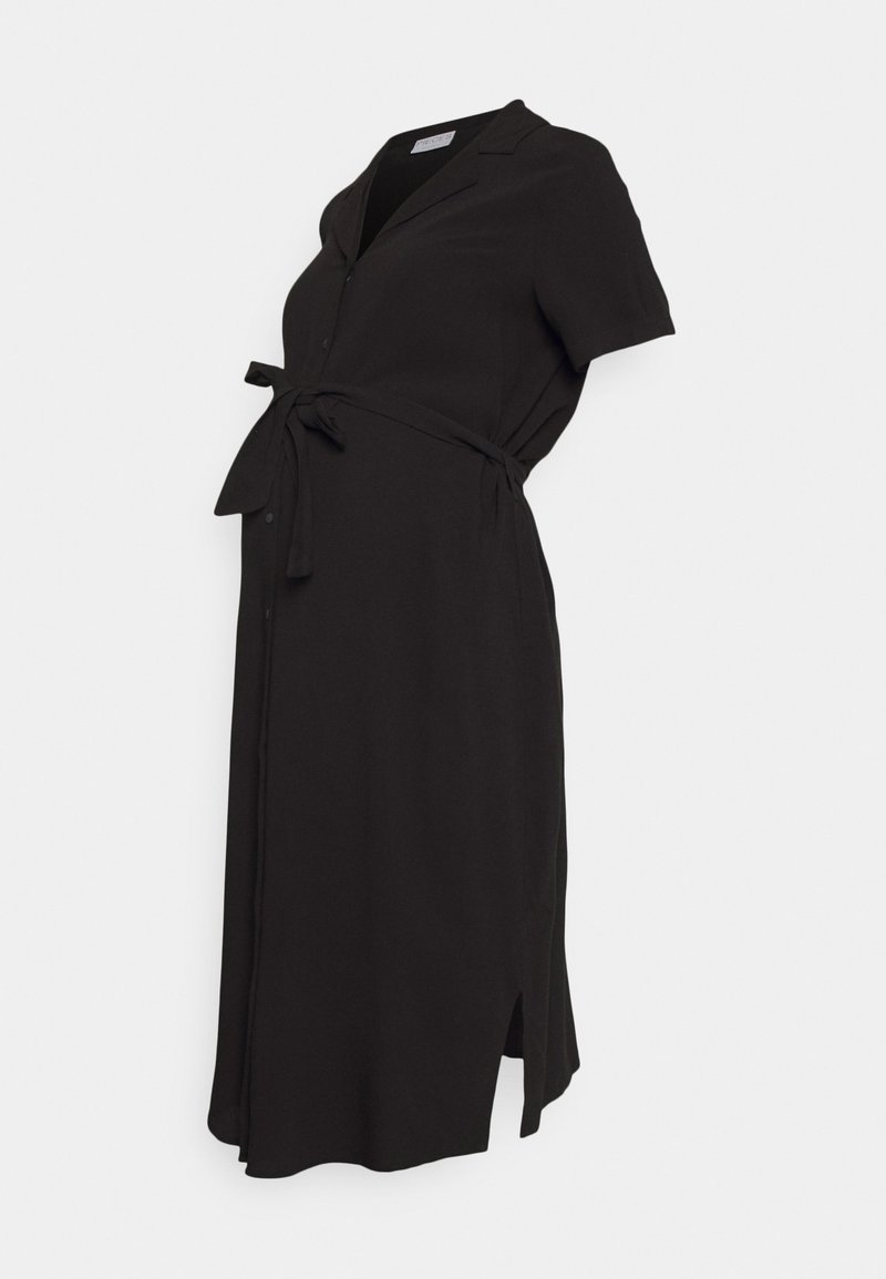 Vestido de maternidade preto com frente abotoada, colarinho, mangas curtas e cinto na cintura. Apresenta fendas laterais para maior conforto e estilo.