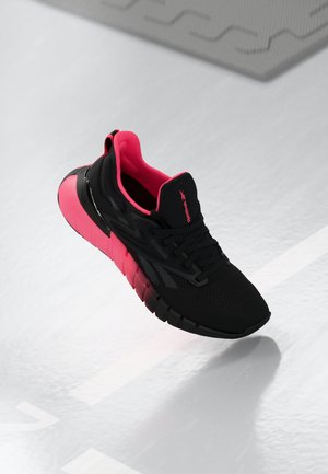 NANO GYM - Pantofi training - black/pink blast