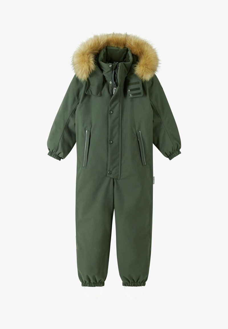 Groene geïsoleerde sneeuwoverall met een nep-leren capuchon, ritszakken, elastische manchetten en verstelbare banden bij de voeten voor een stevige pasvorm.