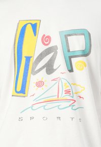 Thumbnail Image 7