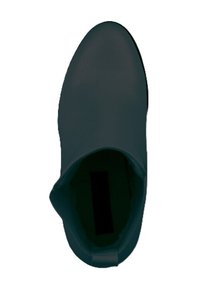 Botín tobillo verde oscuro con una textura suave y brillante, punta redondeada y una abertura delgada en la parte superior, que presenta un diseño minimalista.