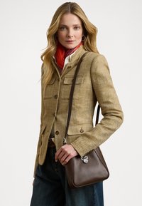 LEATHER SMALL TANNER SHOULDER BAG - Käekott - dark hickory