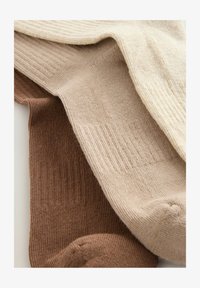 Unselected, neutral