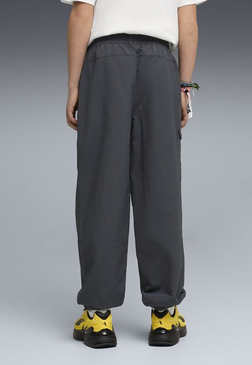 PUMA X POKÉMON RELAXED CARGOHOSE - Cargo trousers - strong gray — photo 3
