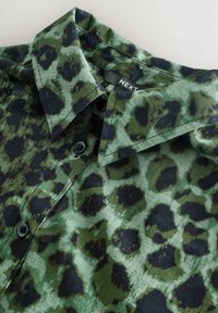 Unselected, green/black