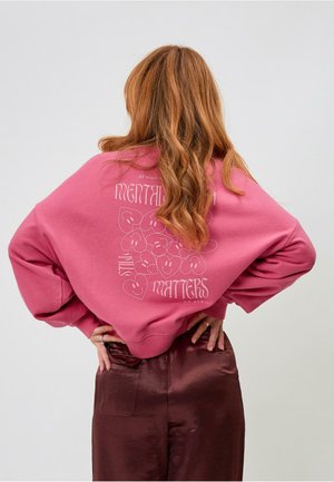 - Bluza